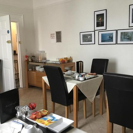 Poppy'S Guest House Плимът Екстериор снимка