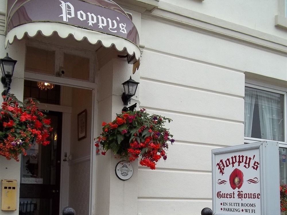 Poppy'S Guest House Плимът Екстериор снимка